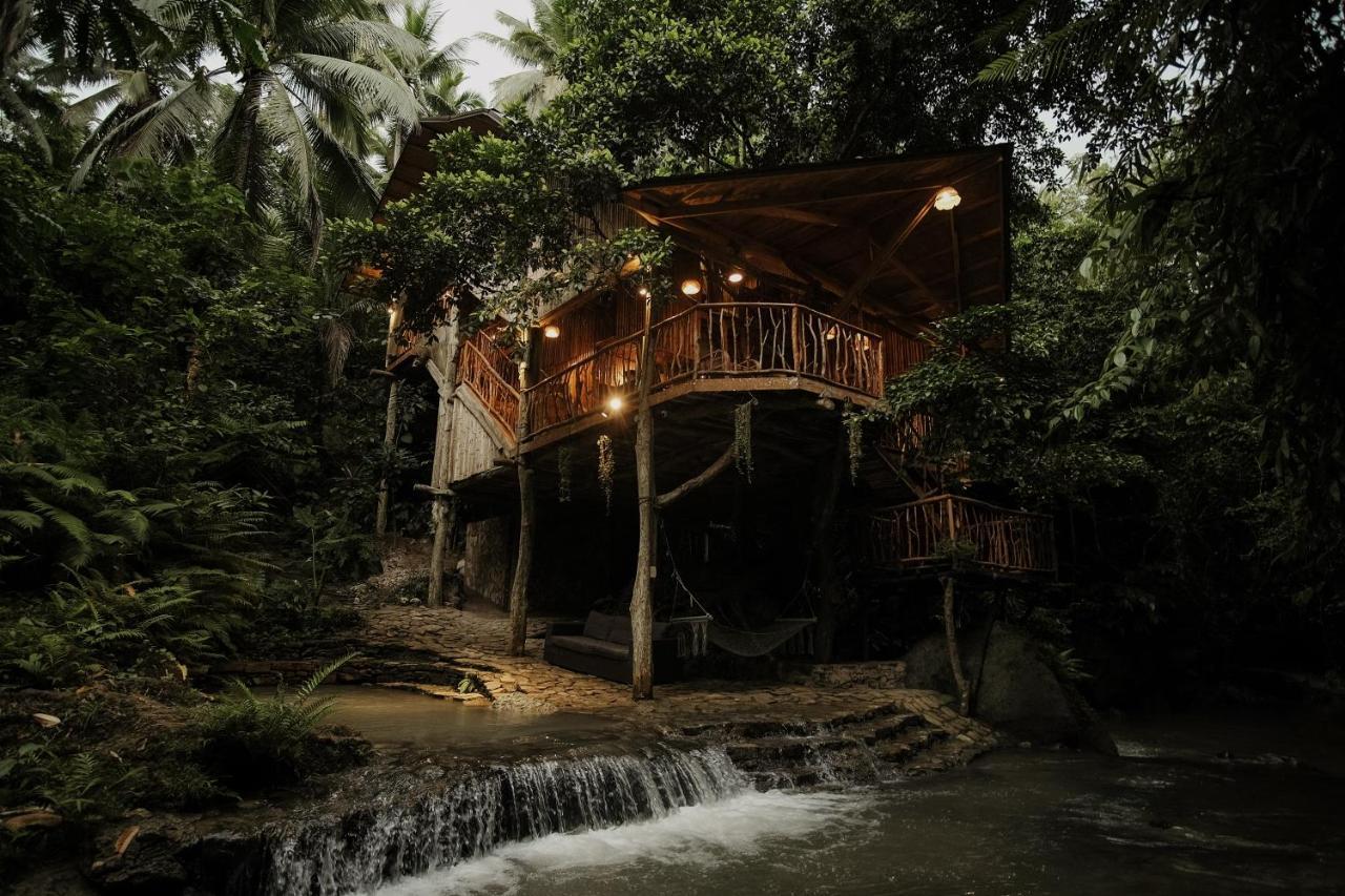 Treehouse De Valentine Villa Balamban Bagian luar foto