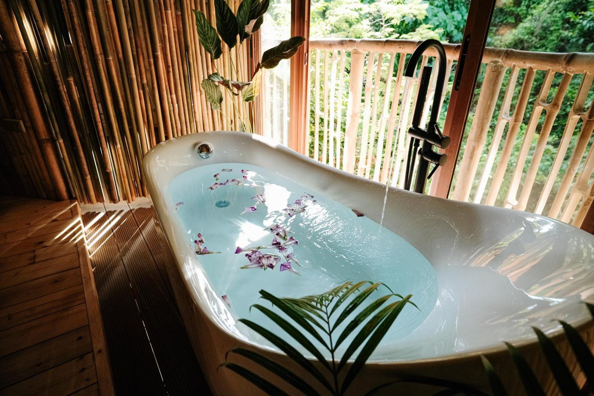 Treehouse De Valentine Villa Balamban Bagian luar foto